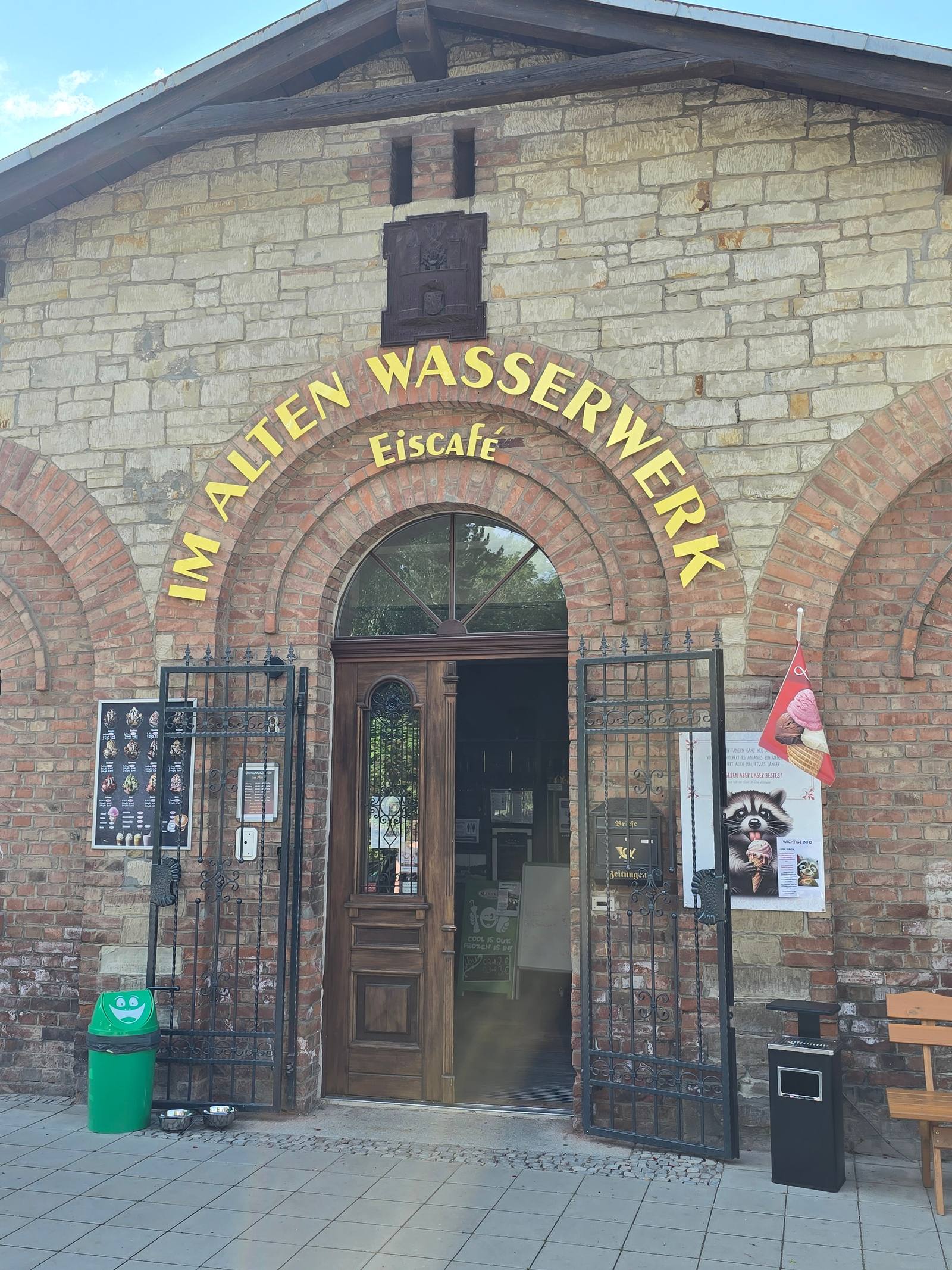 Außenansicht des historischen Alten Wasserwerks in Bernburg